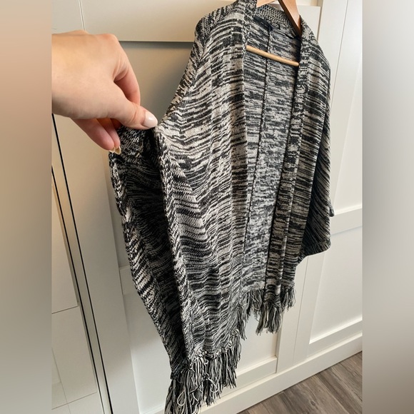 Lady Dutch Wrap Sweater - Picture 7 of 7